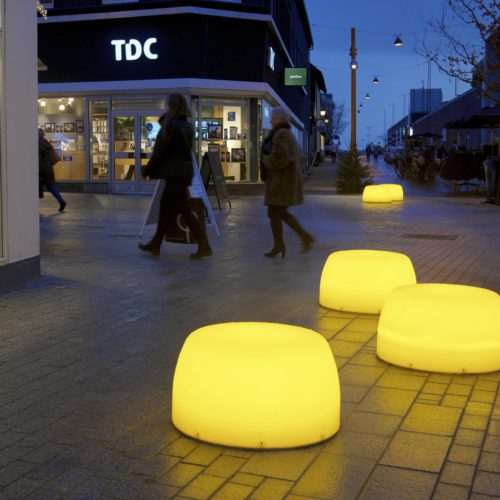 Lightdrops bænke og plinte, Kongensgade, gågaden i Esbjerg.